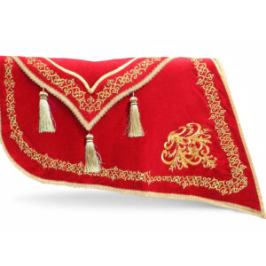 ROYAL RED Crown Cut: 2 częściowy komplet: czaprak, kolia w kolorze klasycznej królewskiej czerwieni
